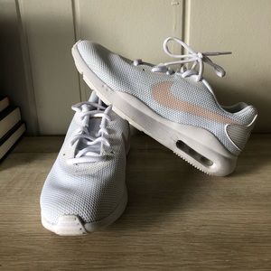 Women’s Nike Air Max Oketo ES1